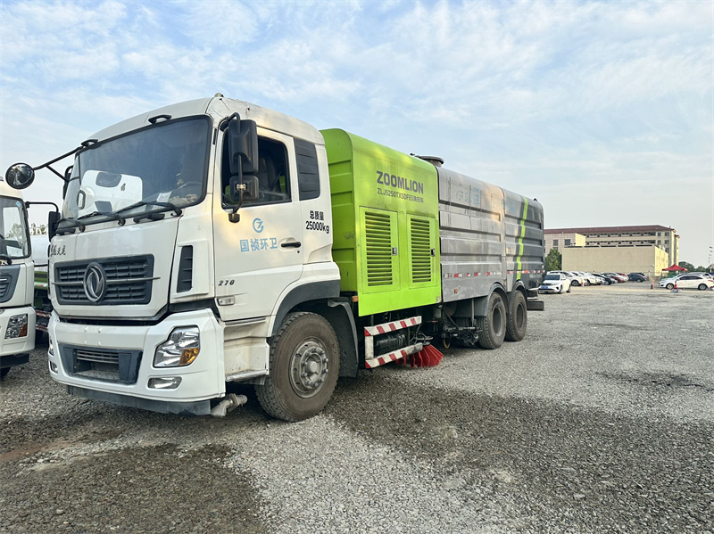 2018年東風天龍后雙橋中聯(lián)重科洗掃車出租