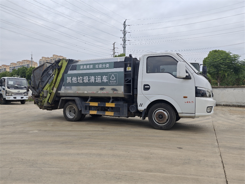 2020年11月份藍(lán)牌壓縮垃圾車可租可售